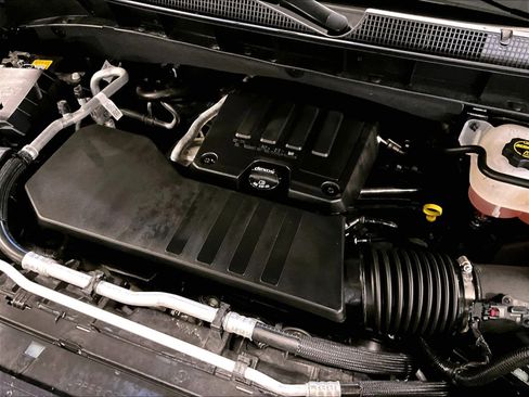 Used 2024 Chevrolet Silverado 1500 LT image 36