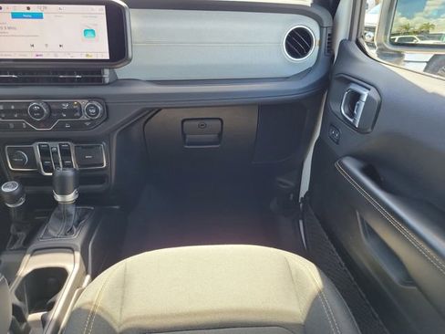 Used 2024 Jeep Wrangler Sahara image 14