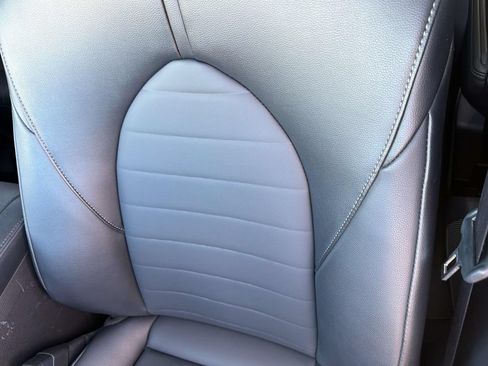 Certified 2025 Toyota Highlander XLE FWD image 27