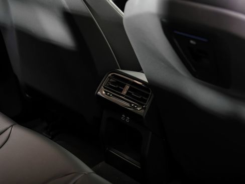 Used 2025 BMW 530i RWD image 48