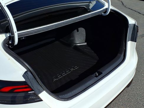 Used 2024 Honda Accord Touring image 10