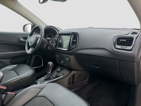 Used 2019 Jeep Compass Latitude AWD/4WD image 38