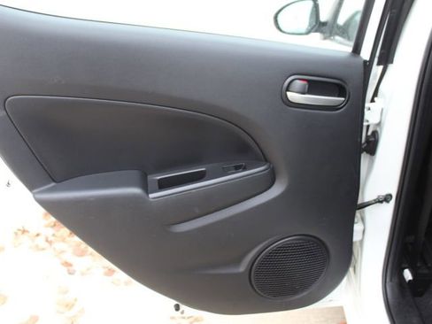 Used 2014 MAZDA MAZDA2 Sport image 25