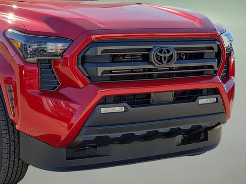 Used 2026 Toyota Tacoma SR5 AWD/4WD image 22