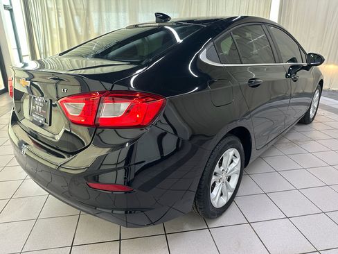Used 2019 Chevrolet Cruze LT w/ Convenience Package image 5