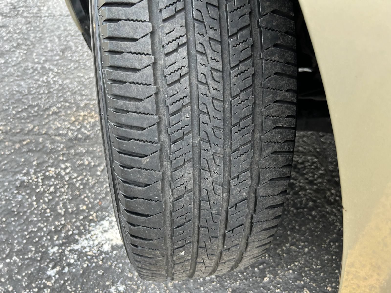 Used 2011 Ford Escape XLT w/ 203A Rapid Spec Order Code FWD image 35