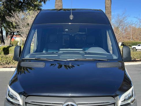 Used 2023 Mercedes-Benz Sprinter 2500 image 44