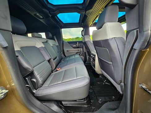 Used 2025 GMC Hummer EV 2X w/ LPO, Illumination Package AWD/4WD image 45