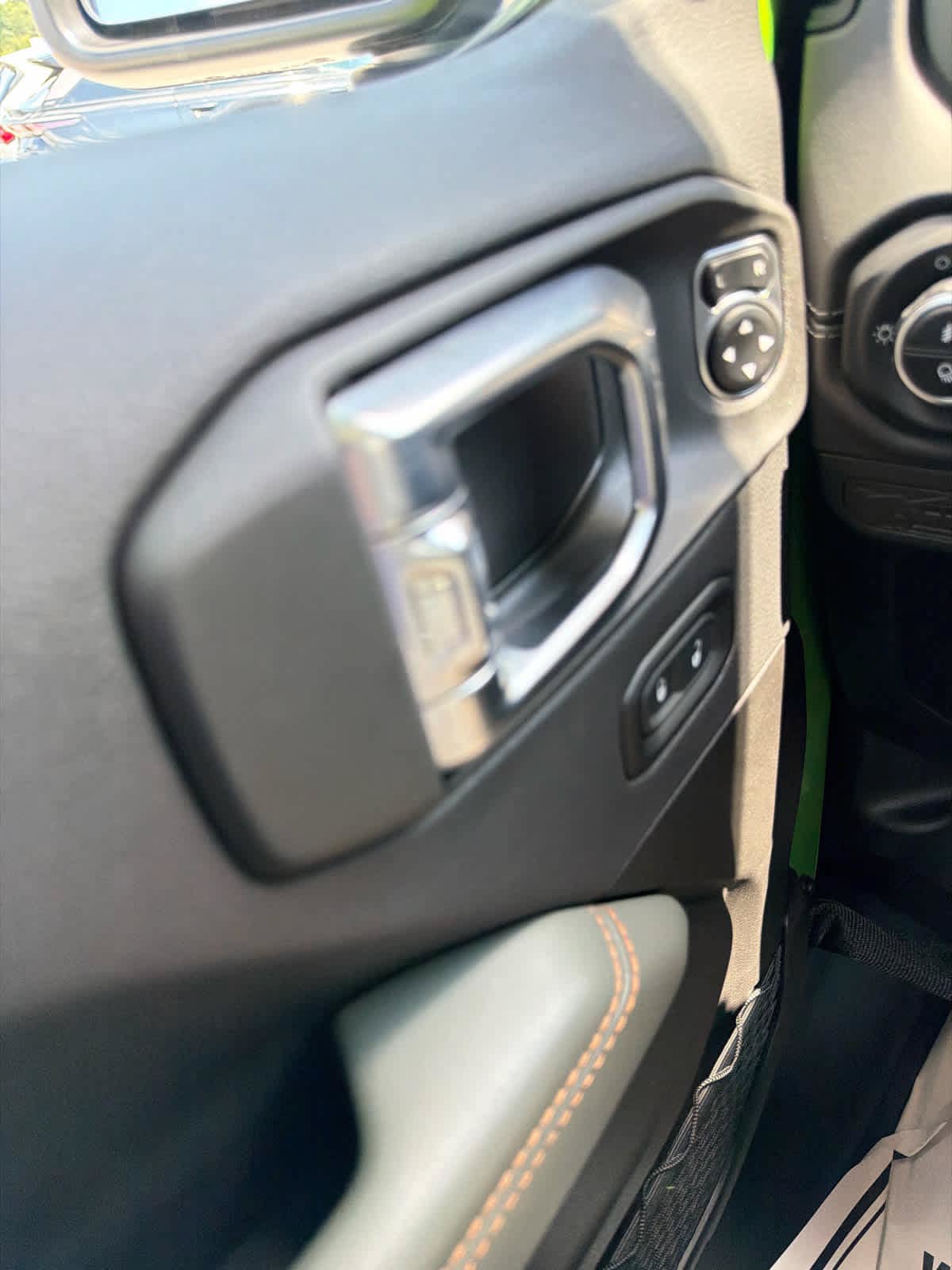 Used 2025 Jeep Gladiator Mojave w/ Safety Group AWD/4WD image 19
