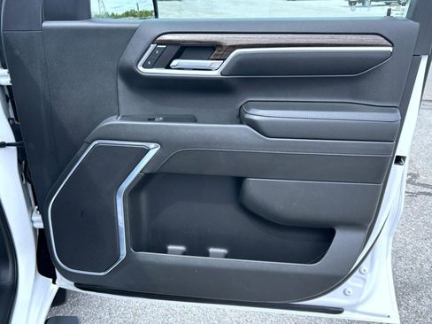 Certified 2022 GMC Sierra 1500 Elevation w/ LPO, Elevation Black Package AWD/4WD image 16