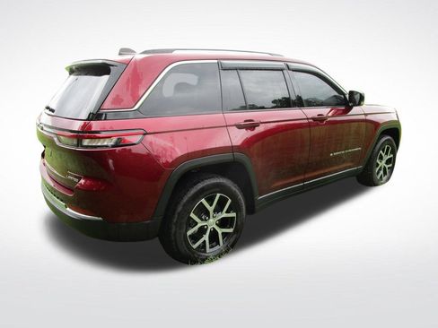 Used 2024 Jeep Grand Cherokee Limited AWD/4WD image 9