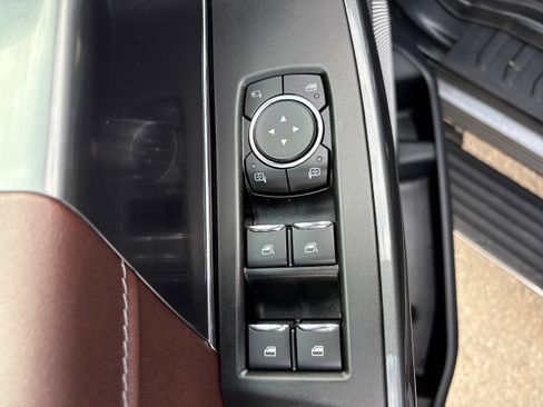 Used 2022 Ford F150 Lariat w/ Equipment Group 502A High image 11