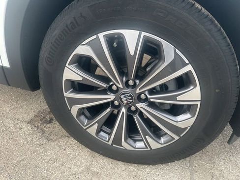 Used 2025 Buick Envision Preferred image 11