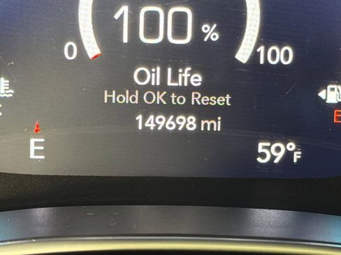 Used 2017 Chrysler Pacifica Limited w/ UConnect Theater Package image 28