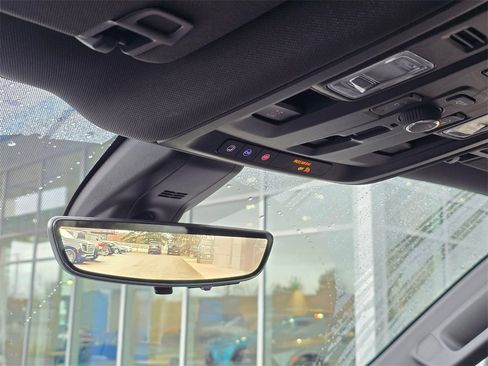 Used 2022 Chevrolet Suburban High Country image 29