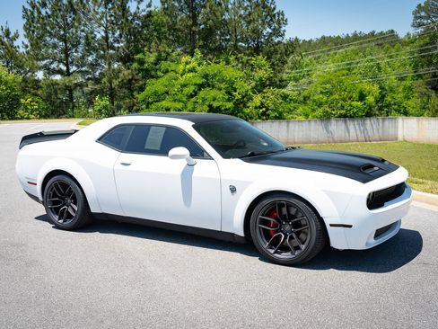 Used 2019 Dodge Challenger SRT Hellcat RWD image 21
