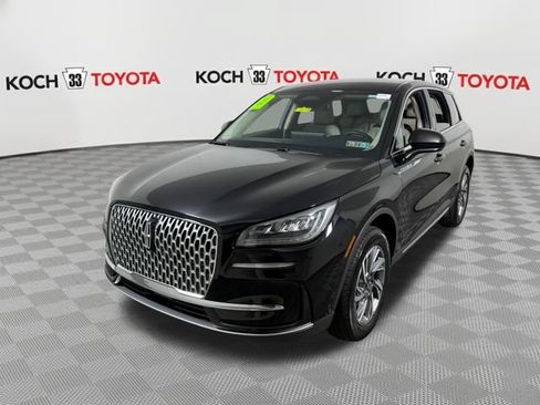 Used 2025 Lincoln Corsair AWD image 3
