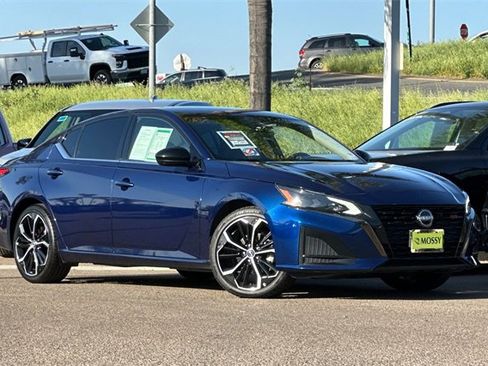 Used 2023 Nissan Altima 2.5 SR image 3