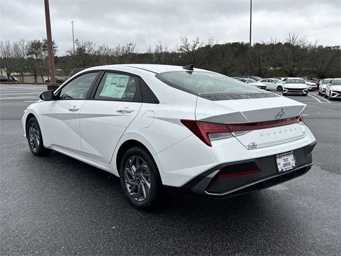 New 2026 Hyundai Elantra Blue image 5
