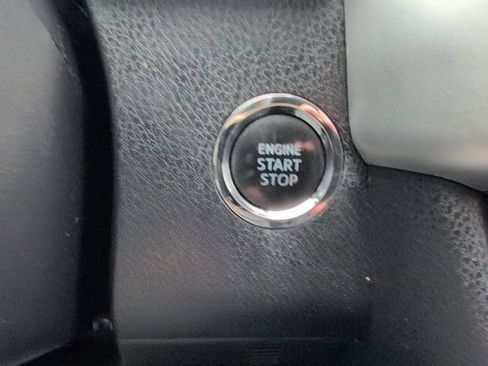 Used 2019 Toyota Highlander SE AWD/4WD image 24