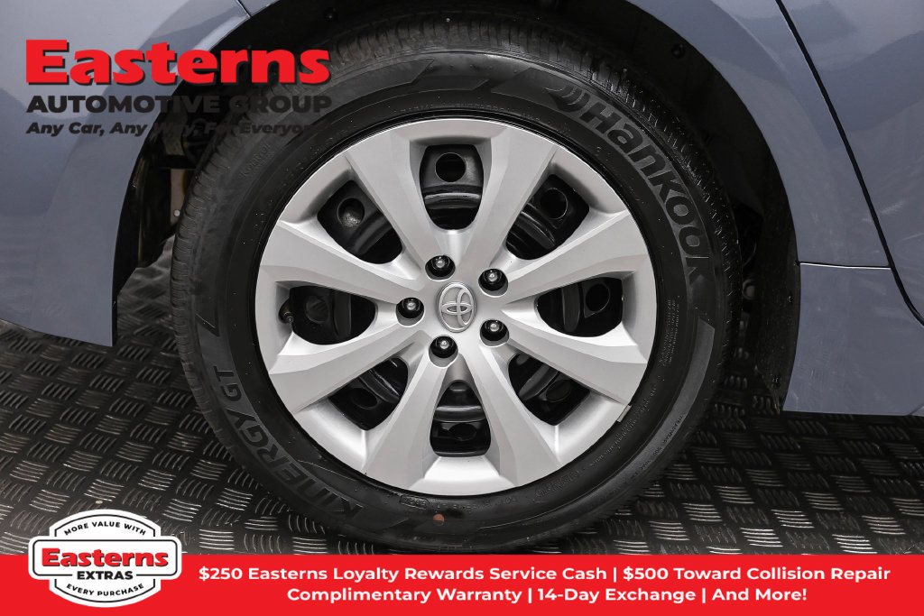 Used 2025 Toyota Corolla LE FWD image 31