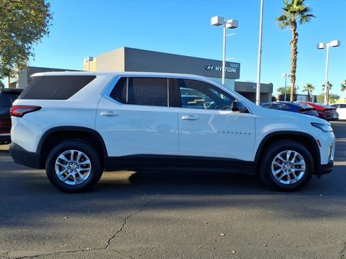 Used 2023 Chevrolet Traverse LS image 5