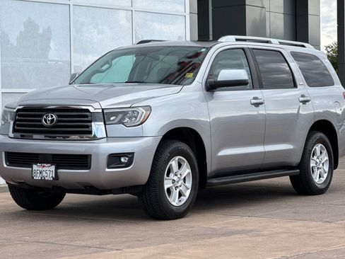 Certified 2018 Toyota Sequoia SR5 w/ Preferred Accessory Package RWD image 8