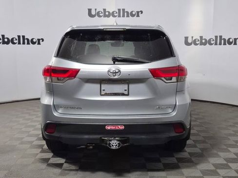 Used 2019 Toyota Highlander XLE AWD/4WD image 6