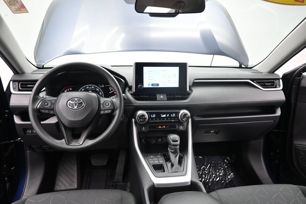 Used 2025 Toyota RAV4 XLE AWD/4WD image 35