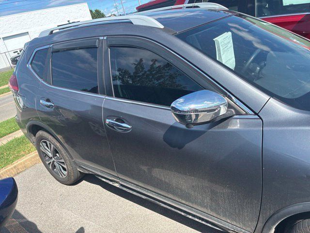 Used 2017 Nissan Rogue SL w/ SL Premium Package FWD image 4