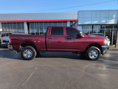 Used 2024 RAM 2500 Tradesman w/ Chrome Appearance Group AWD/4WD image 6