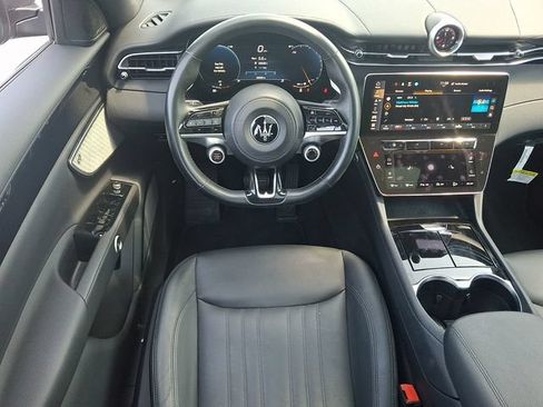 Used 2023 Maserati Grecale Modena AWD/4WD image 12