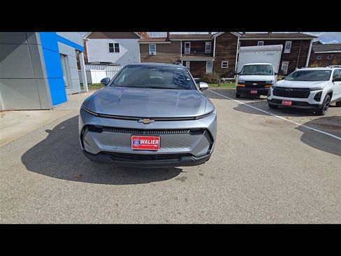 New 2026 Chevrolet Equinox EV LT image 3