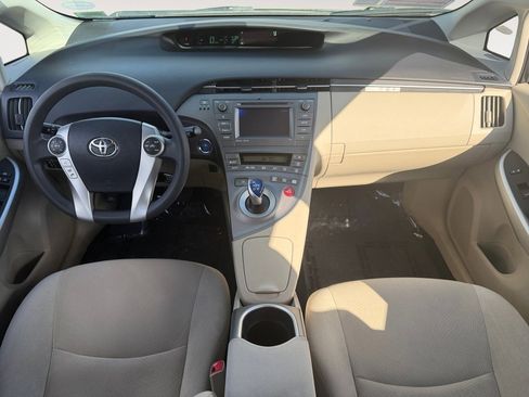 Used 2013 Toyota Prius Three image 10
