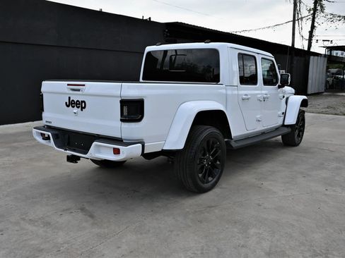 Used 2023 Jeep Gladiator Overland image 3