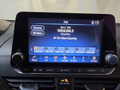 Used 2024 Nissan Altima 2.5 SV FWD image 12