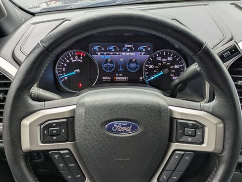 Used 2022 Ford F250 Lariat w/ Black Appearance Package image 33