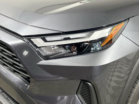 Used 2025 Toyota RAV4 XLE FWD image 12