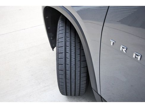 Used 2021 Chevrolet Traverse LS FWD image 32