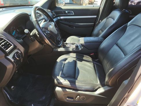 Used 2017 Ford Explorer XLT w/ Equipment Group 202A image 20