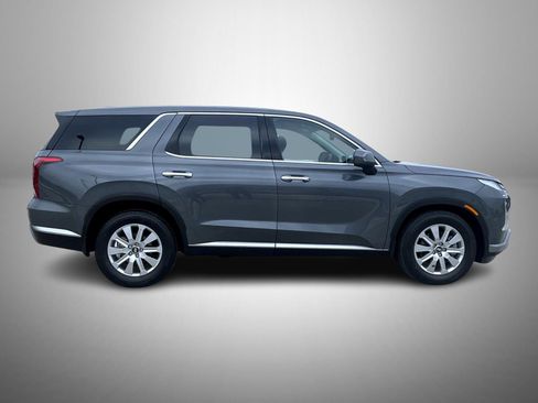 Certified 2025 Hyundai Palisade SE image 4