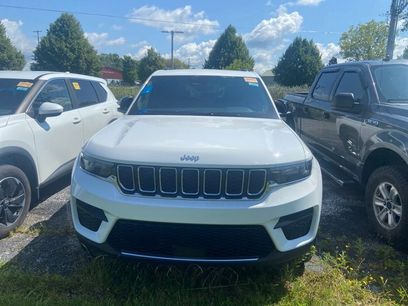 Used 2025 Jeep Grand Cherokee Laredo w/ Luxury Tech Group I