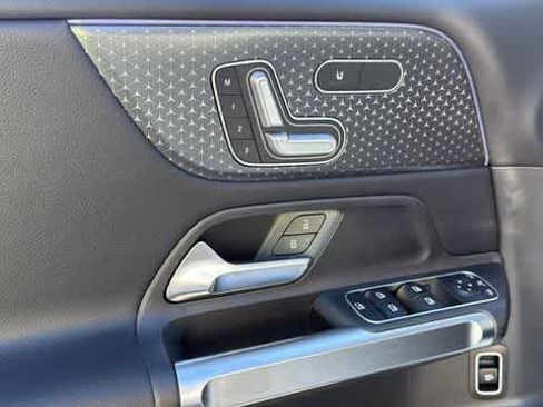 Used 2026 Mercedes-Benz GLB 250 4MATIC image 16