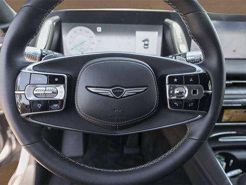Used 2025 Genesis G90 3.5T image 12