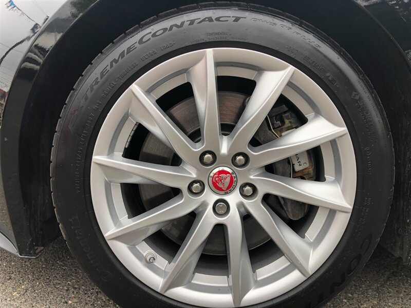 Used 2017 Jaguar F-TYPE Coupe RWD image 14