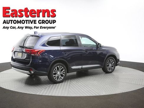 Used 2018 Mitsubishi Outlander AWD image 39