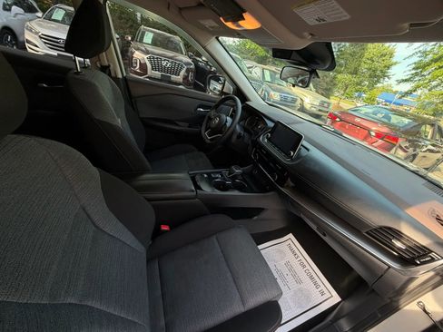 Used 2021 Nissan Rogue SV image 10