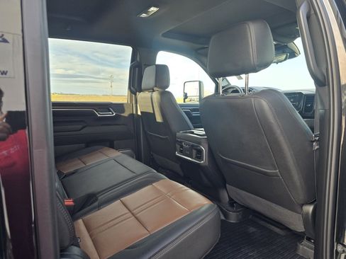 Used 2025 Chevrolet Silverado 2500 High Country w/ High Country Premium Package image 21