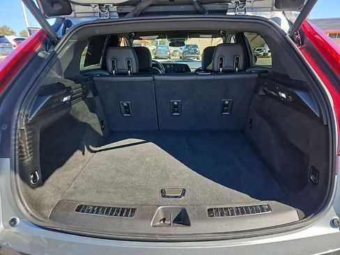 Used 2025 Cadillac XT4 Premium Luxury FWD image 28