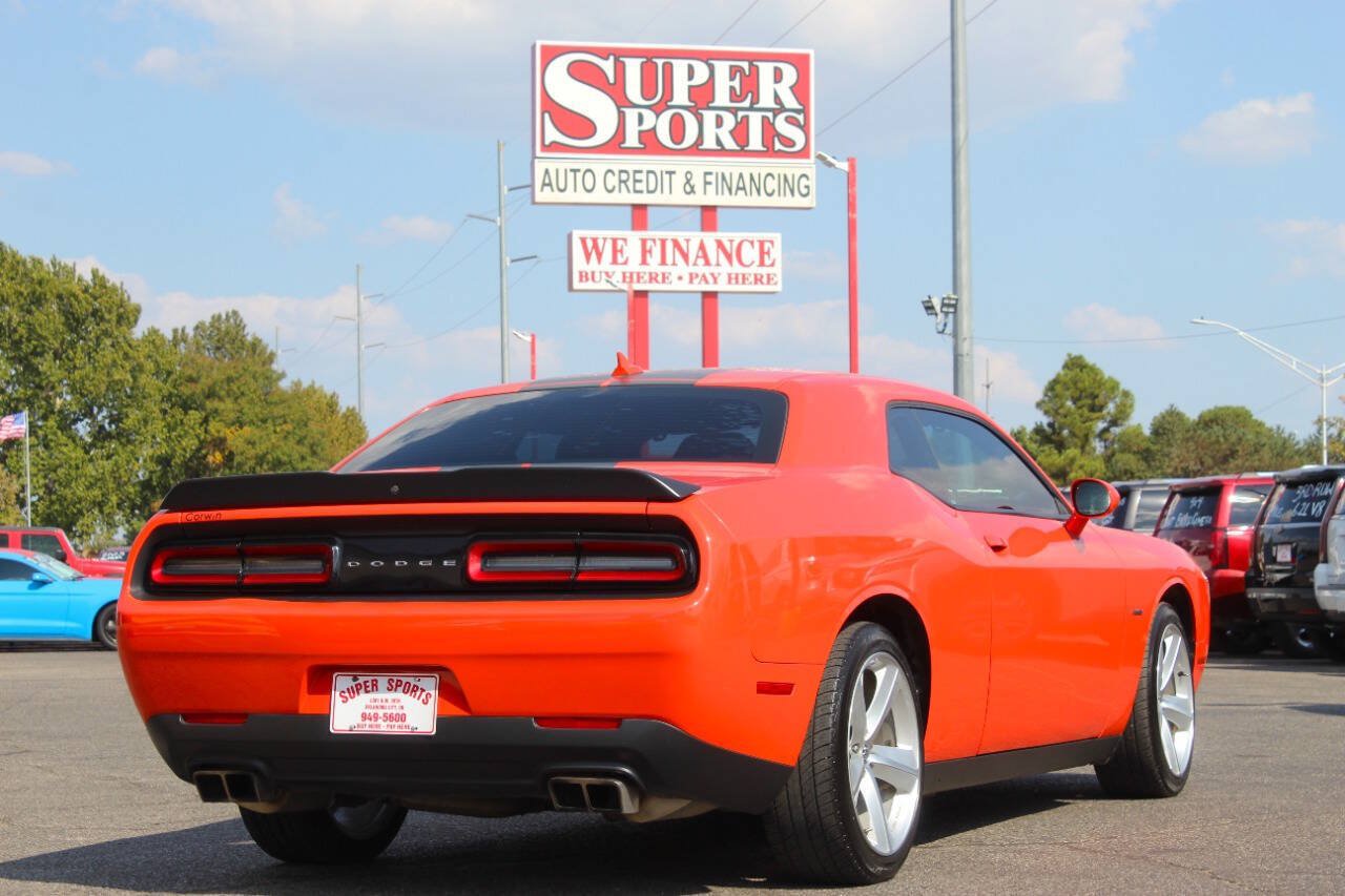 Used 2018 Dodge Challenger R/T w/ Blacktop Package RWD image 4